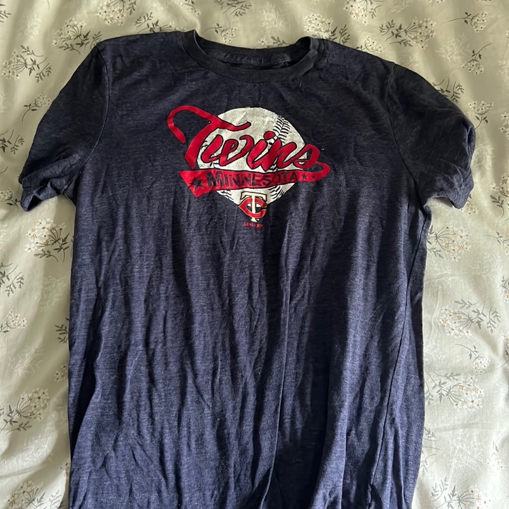 Women’s Small Navy Twins T shirt